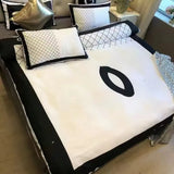 New designer printed cotton four-piece letter flower bed cover pillowcase Black and White C200x230cm