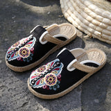 New Ethnic Style Women's Cloth Shoes Slippers Stall Supply Antique Style Embroidery Women's Shoes Slip-on Hand-Knitted Shoes