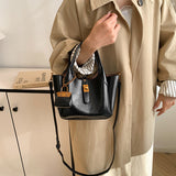 2025 Bucket bag spring fashion retro women's handbag high sense versatile shoulder bag texture commuter messenger bag