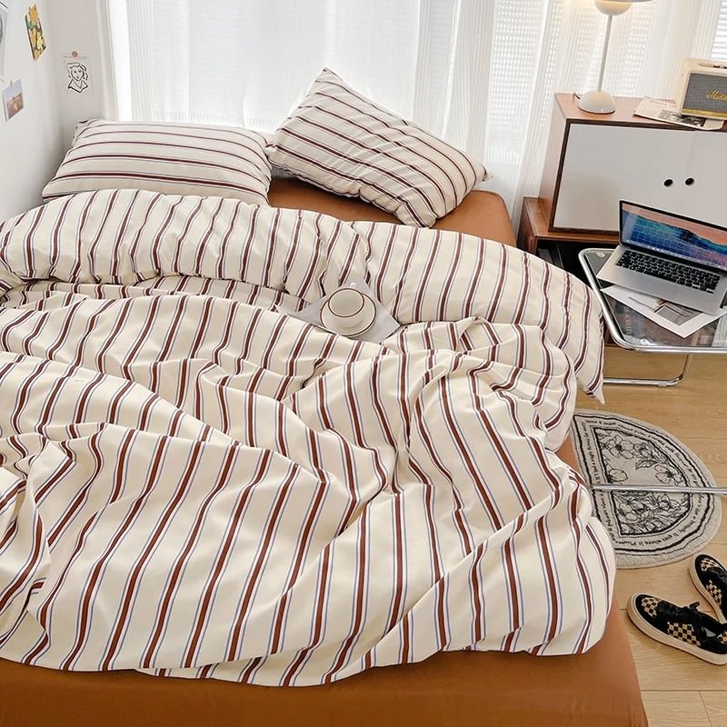 elvesmall Brown Striped Minimalist Bedding Set