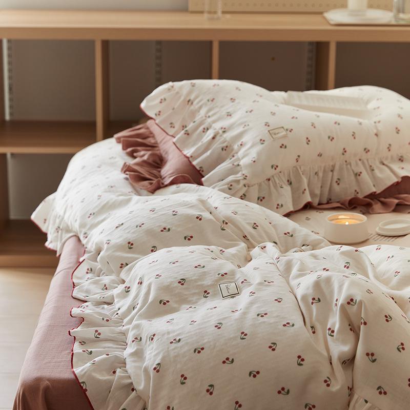 elvesmall Cottagecore Ruffled Cozy Bedsheet Set