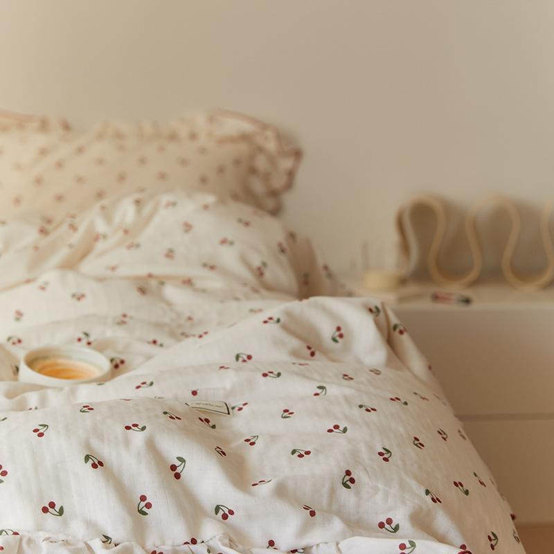 elvesmall Cottagecore Ruffled Cozy Bedsheet Set