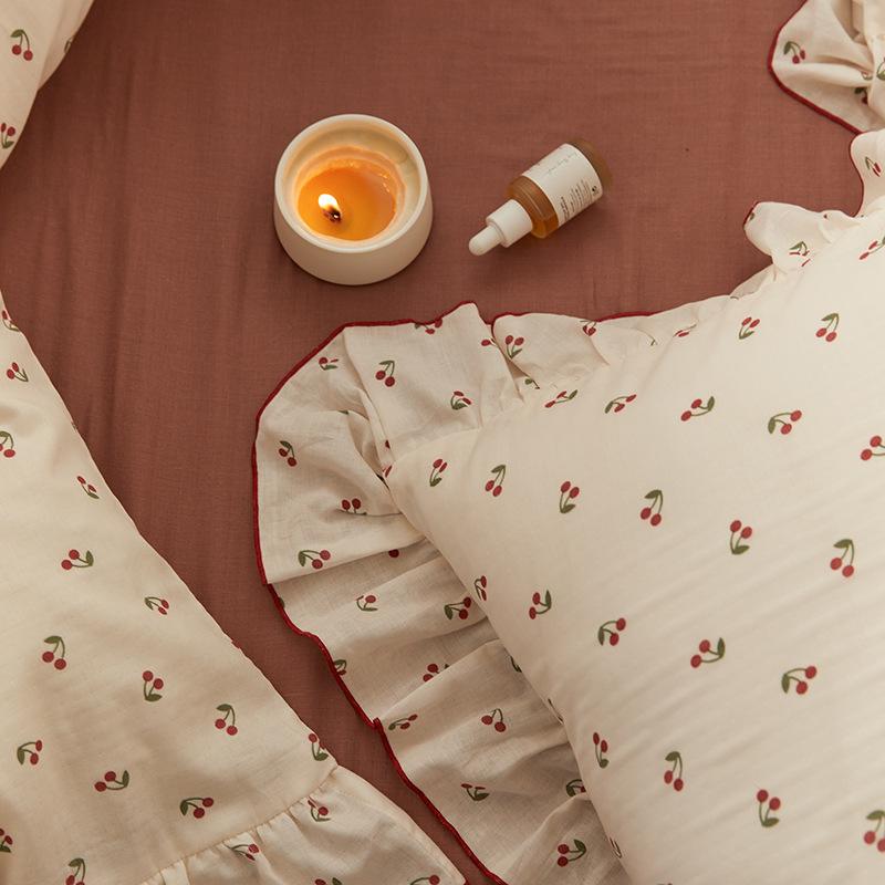 elvesmall Cottagecore Ruffled Cozy Bedsheet Set