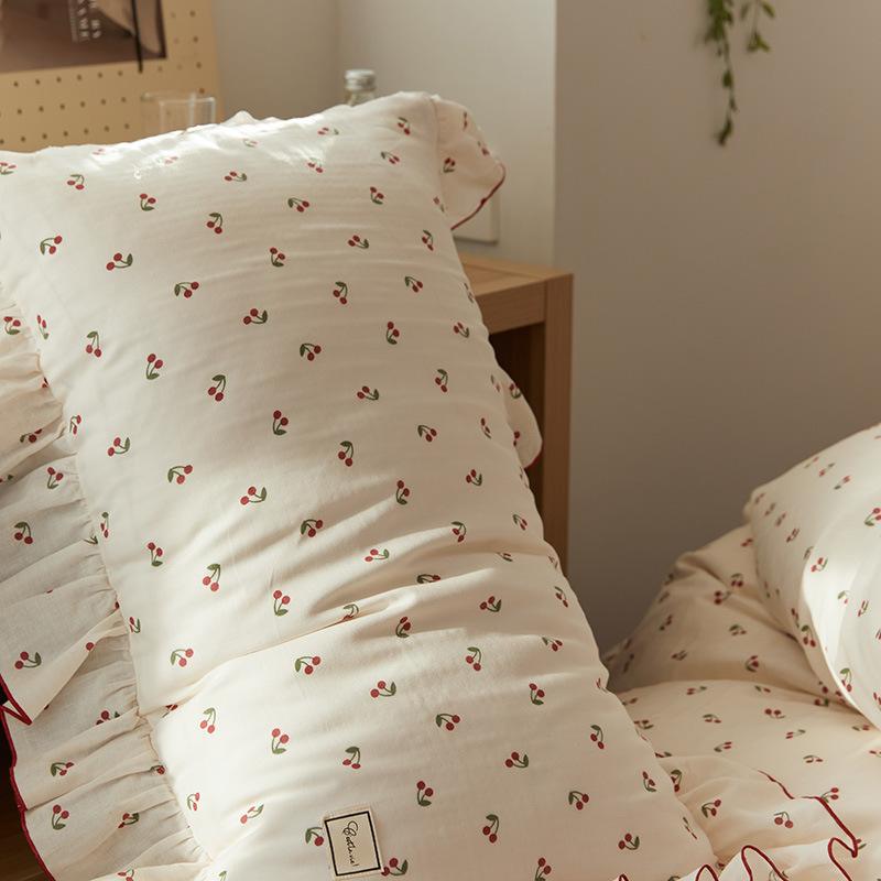 elvesmall Cottagecore Ruffled Cozy Bedsheet Set